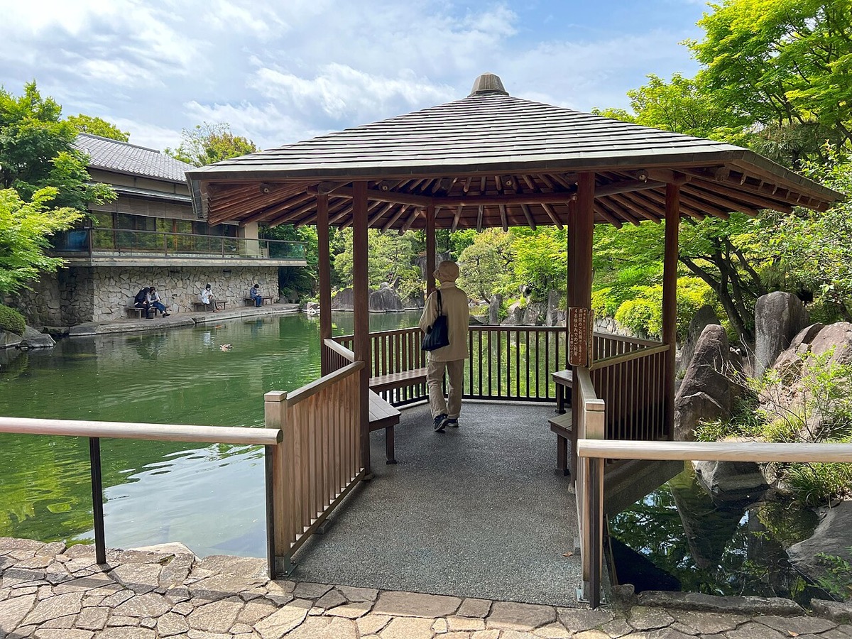Mejiro Garden and its waterside pavilion